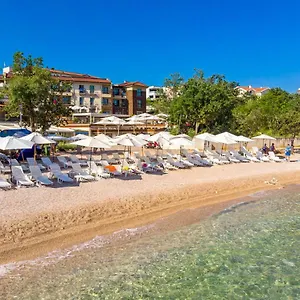 **** Hotel Blue Waves Chorvatsko